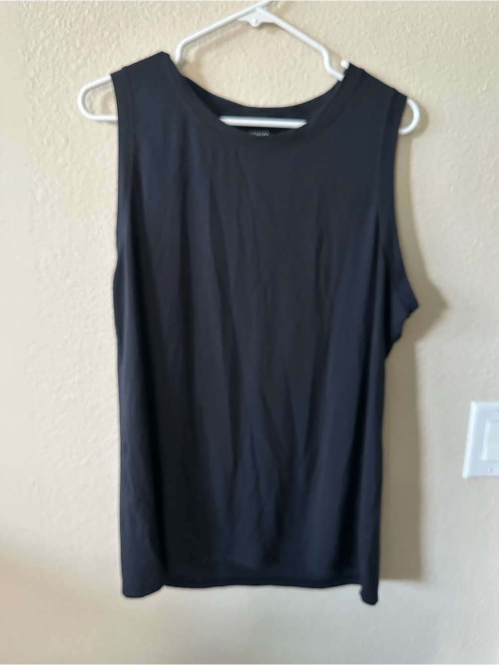 Athleta Women's Black Sleeveless Tank Top size XL/ NWOT 1214
